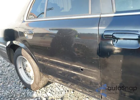 2001 Ford Crown Victoria Lx from USA, damaged, VIN 2FAFP74W41X122575